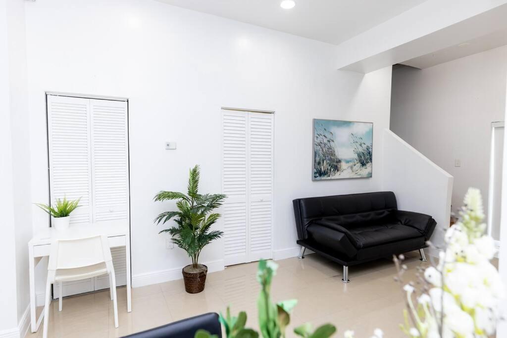 Comfortable 4Br Townhome At Calle 8 Miami Exteriér fotografie