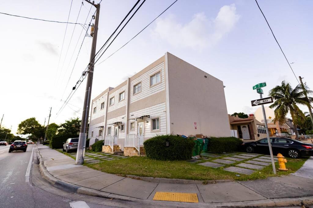 Comfortable 4Br Townhome At Calle 8 Miami Exteriér fotografie